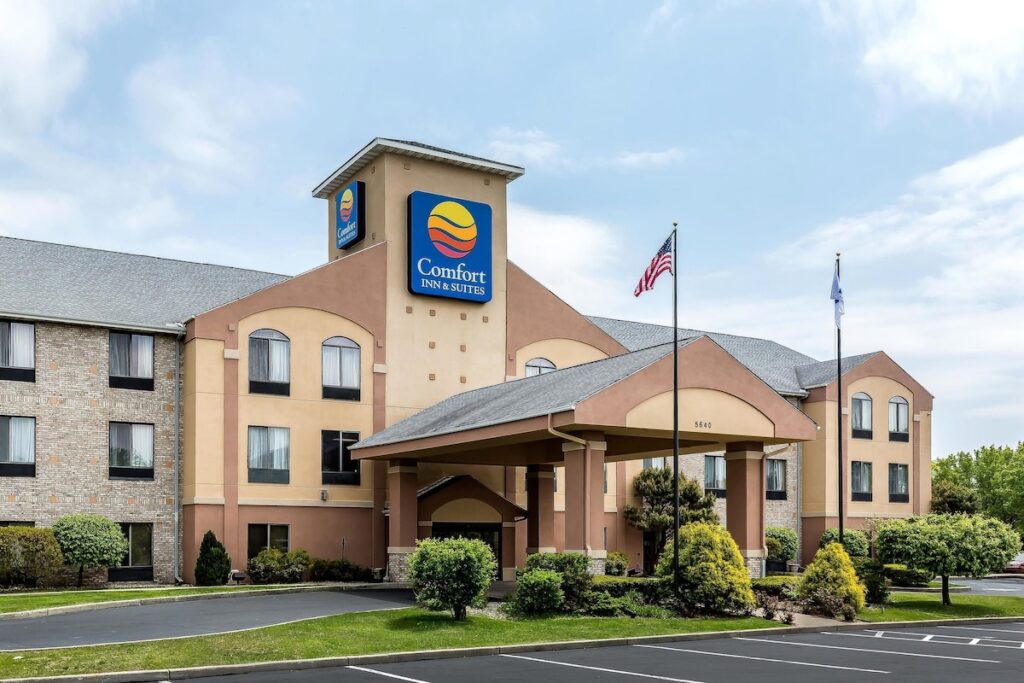 Comfort Inn & Suites Mishawaka – South Bend - Image 2