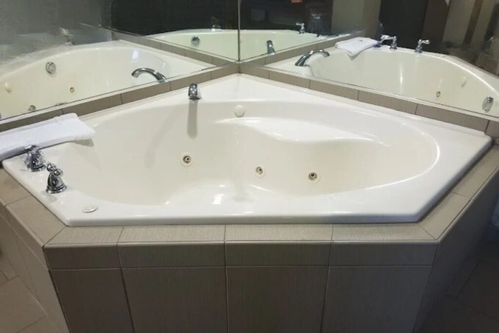 Comfort Inn & Suites Northern Kentucky - Image 1