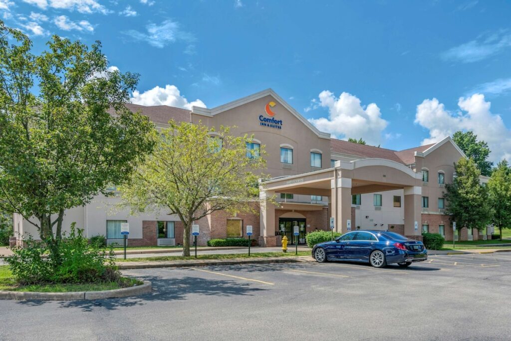 Comfort Inn & Suites St. Louis – O’Fallon - Image 2