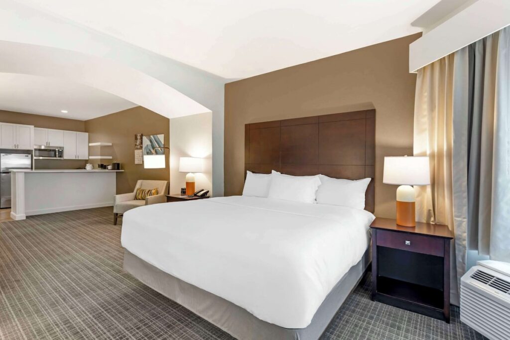 Comfort Inn & Suites Verona at Turning Stone Resort Casino - Image 3