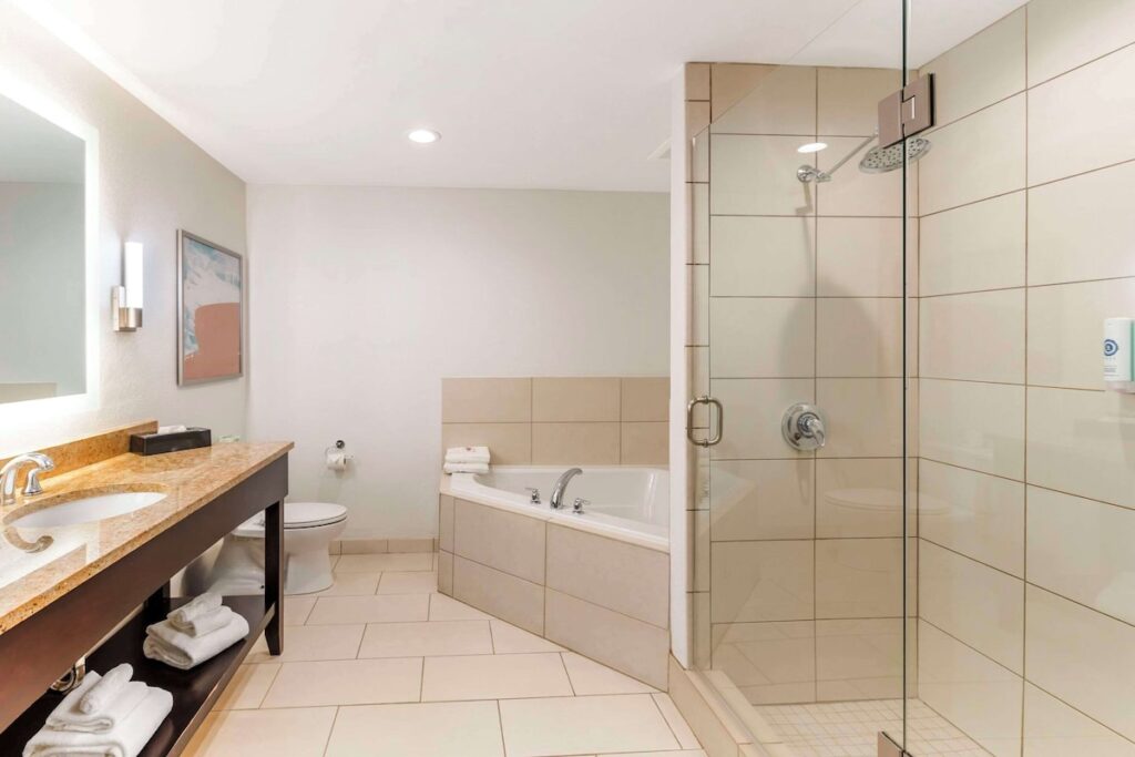 Comfort Inn & Suites Verona at Turning Stone Resort Casino - Image 1