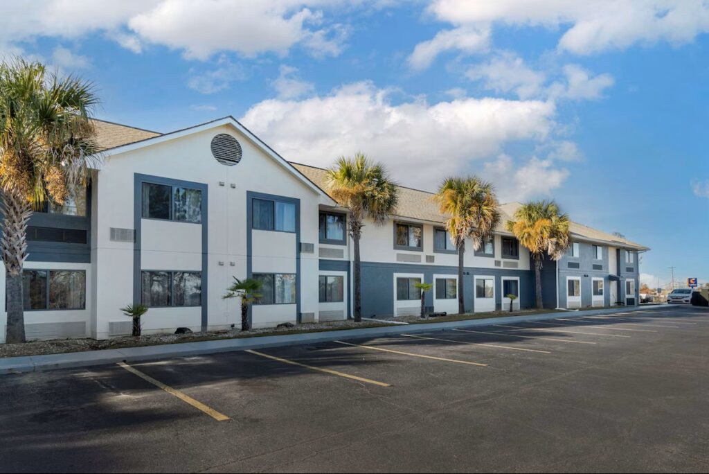 Comfort Inn & Suites – near Robins Air Force Base Main Gate - Image 2