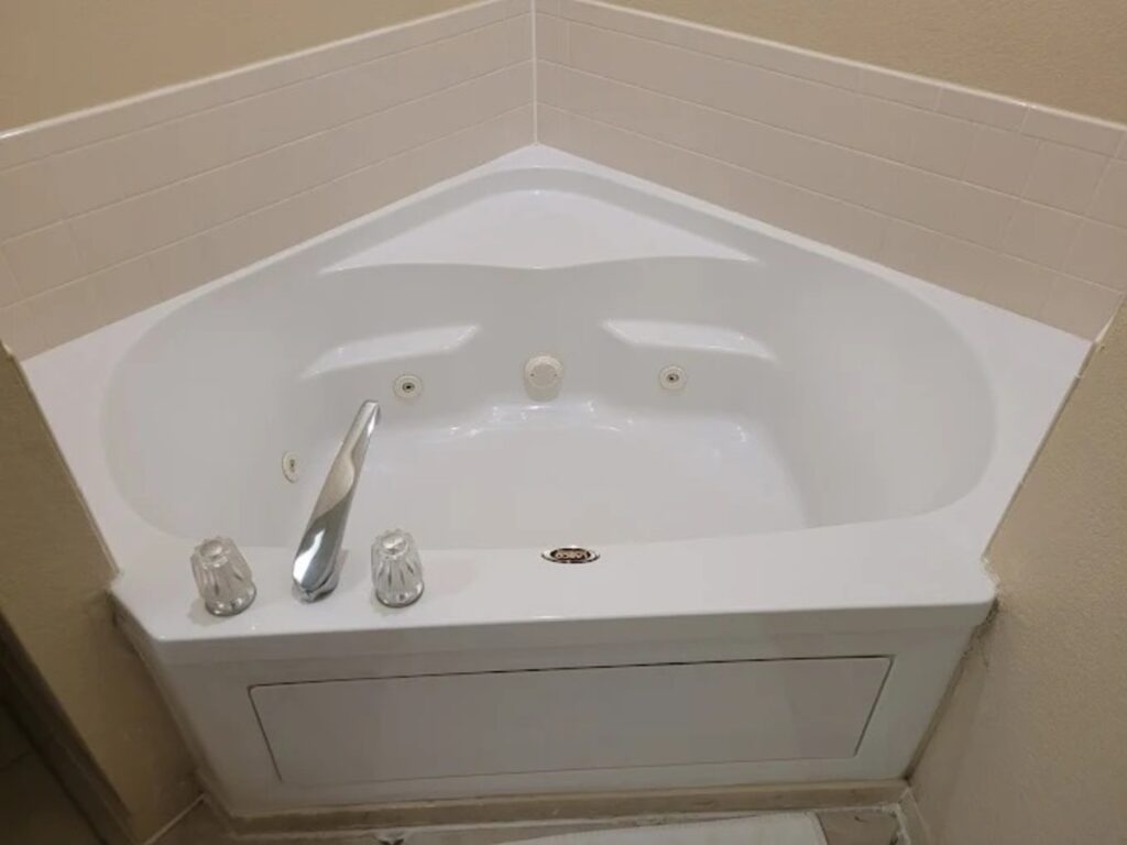 Comfort Inn & Suites - Image 2