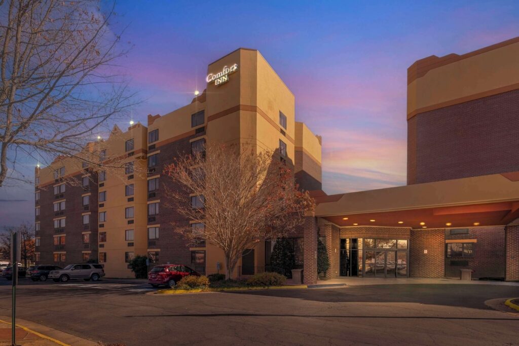 Comfort Inn University Center - Image 5
