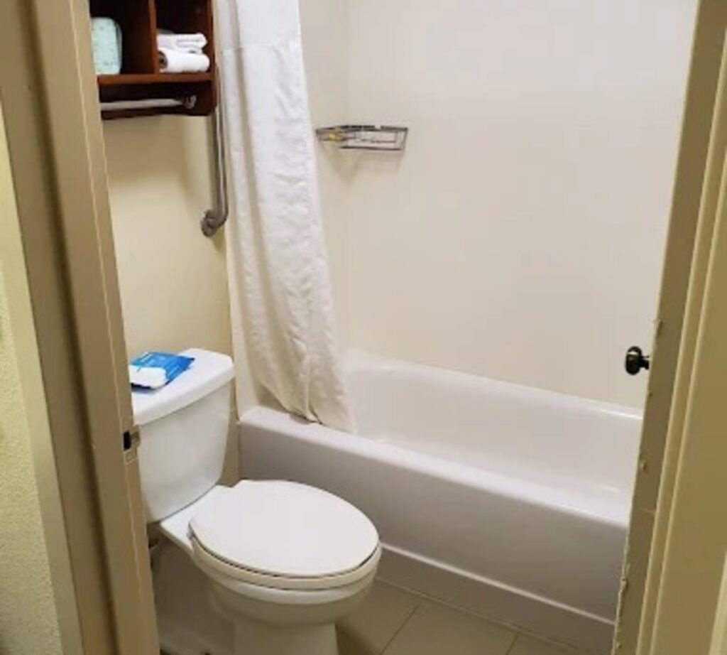 Comfort Inn - Image 2