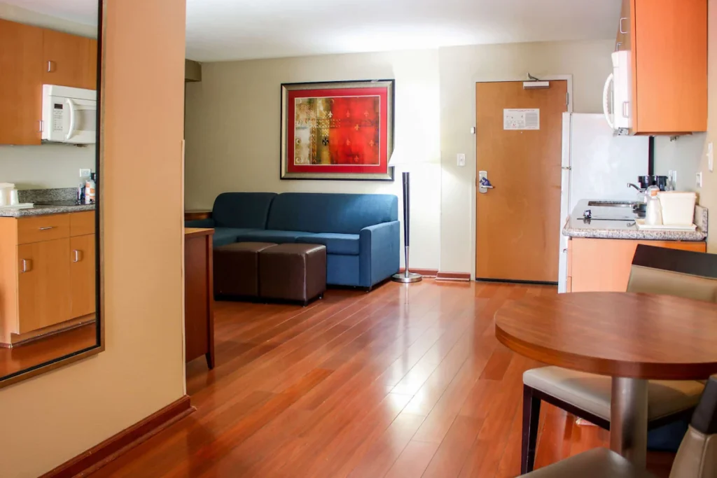 Comfort Suites At Virginia Center Commons - Image 4