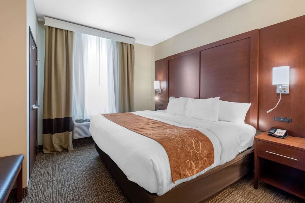 Comfort Suites Denver International Airport - Image 4