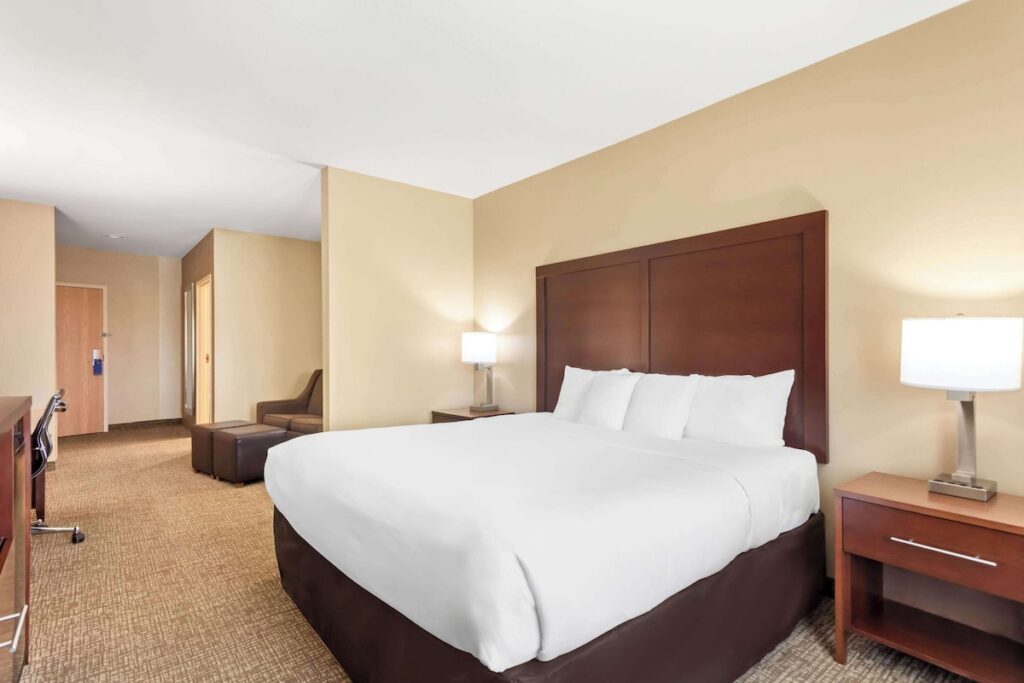 Comfort Suites Gulfport - Image 5