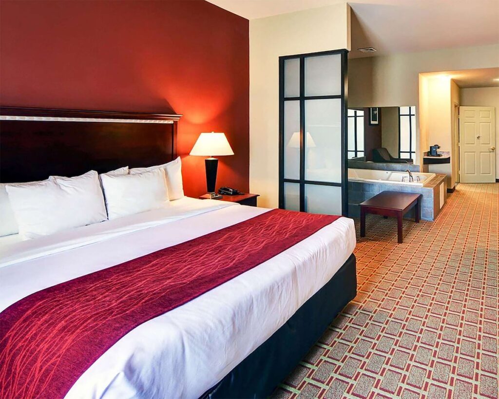 Comfort Suites Lake Worth - Image 4