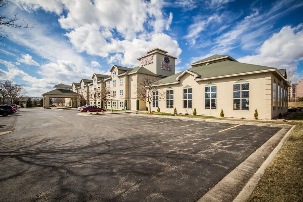 Comfort Suites Madison West – Middleton - Image 2