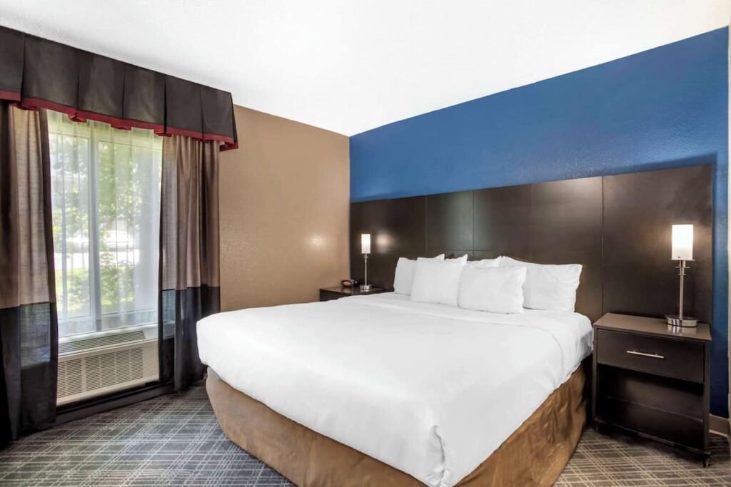 Comfort Suites Nashville Airport – BNA - Image 3