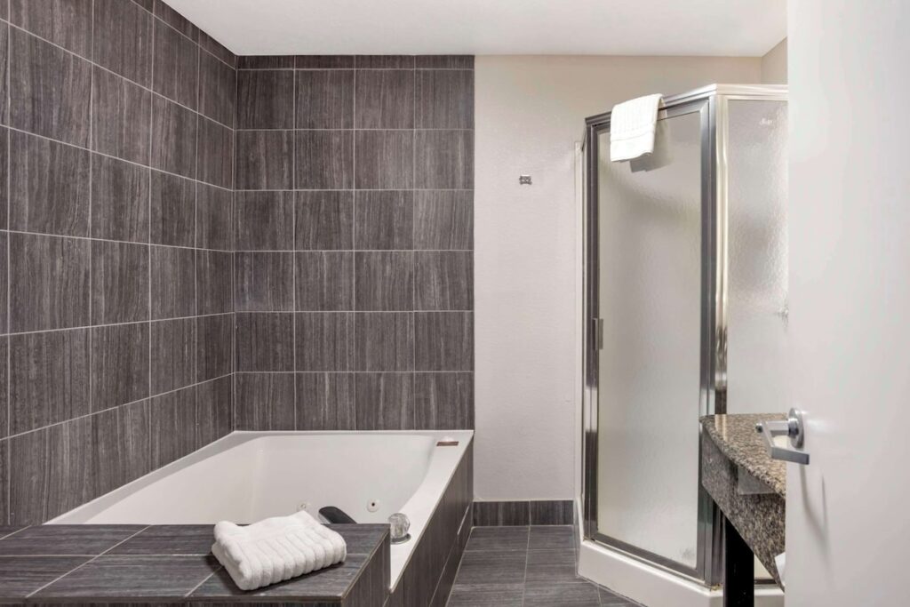 Comfort Suites Nashville Airport – BNA