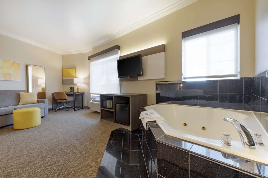 Comfort Suites Oceanside Camp Pendleton Area