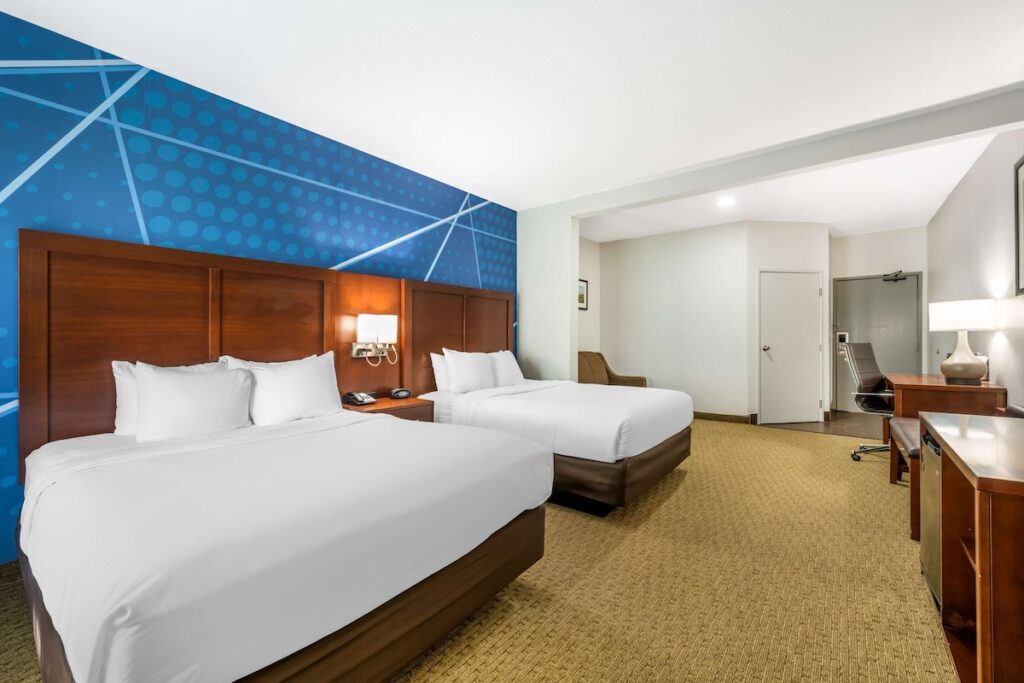 Comfort Suites Omaha East-Council Bluffs - Image 3