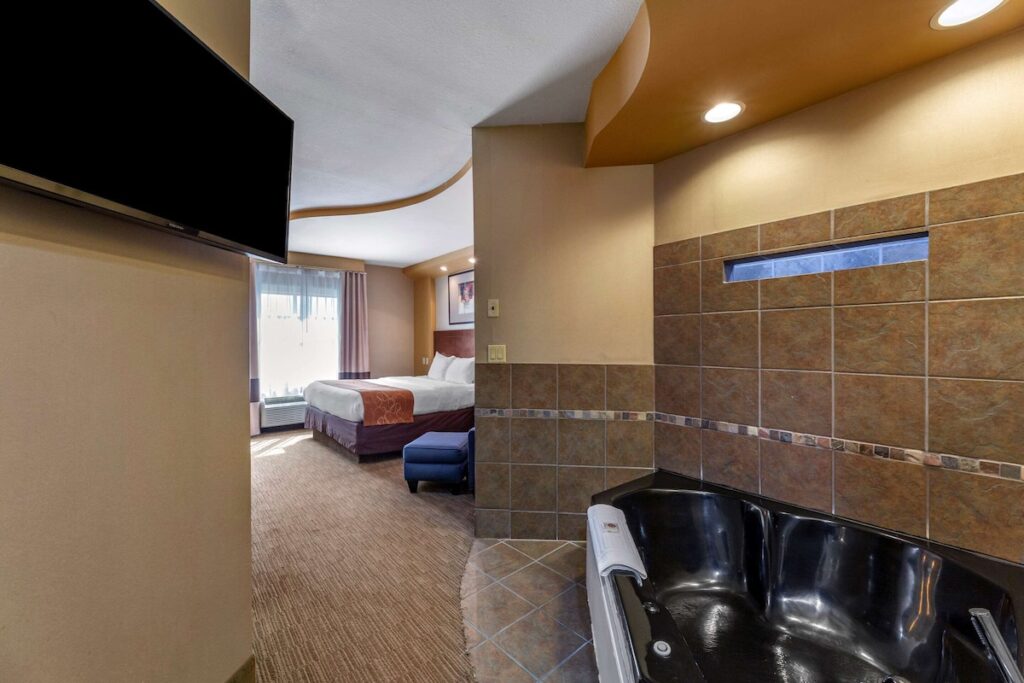 Comfort Suites Perrysburg – Toledo South - Image 3