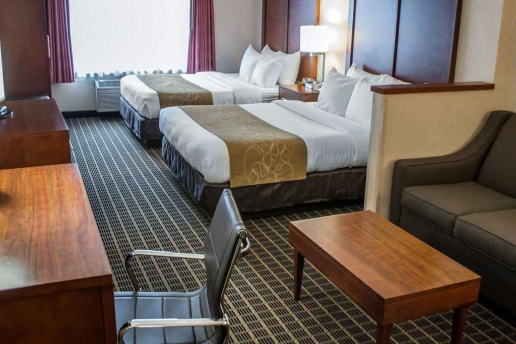 Comfort Suites Portland Southwest - Image 3
