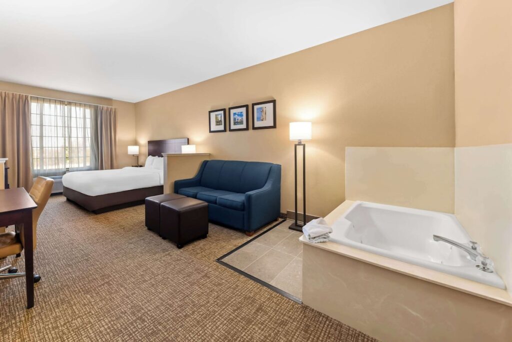 Comfort Suites Roanoke – Fort Worth North