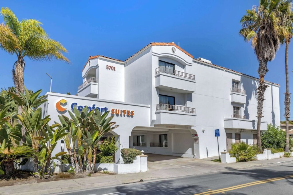 Comfort Suites San Clemente Beach - Image 4