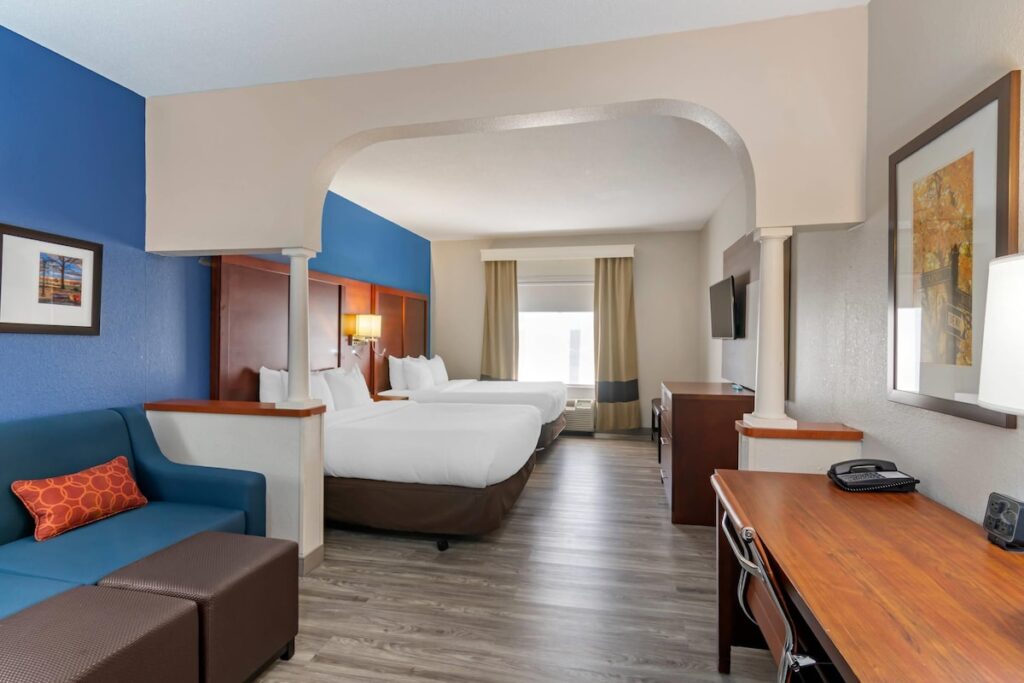 Comfort Suites St Charles – St Louis - Image 3
