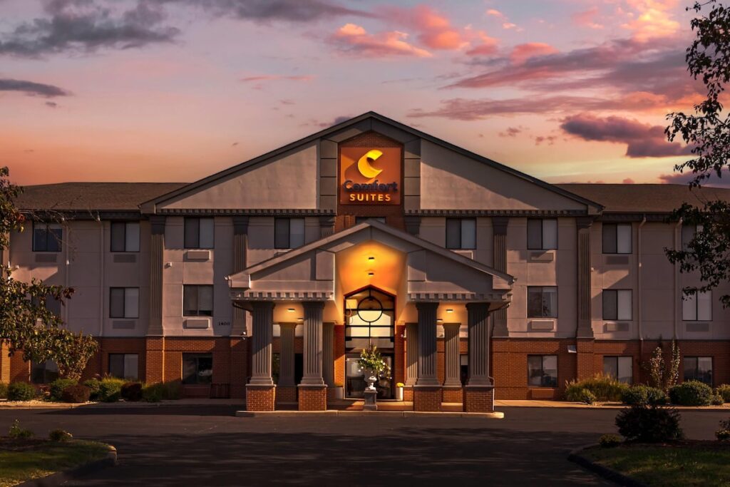 Comfort Suites St Charles – St Louis - Image 2