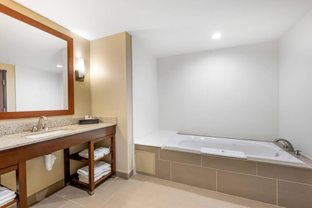 Comfort Suites West Omaha