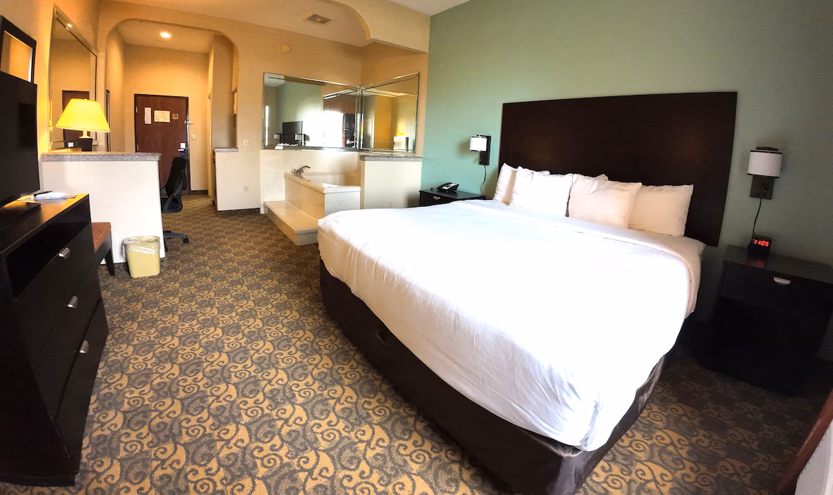 Comfort Suites Westchase Houston Energy Corridor - Image 2