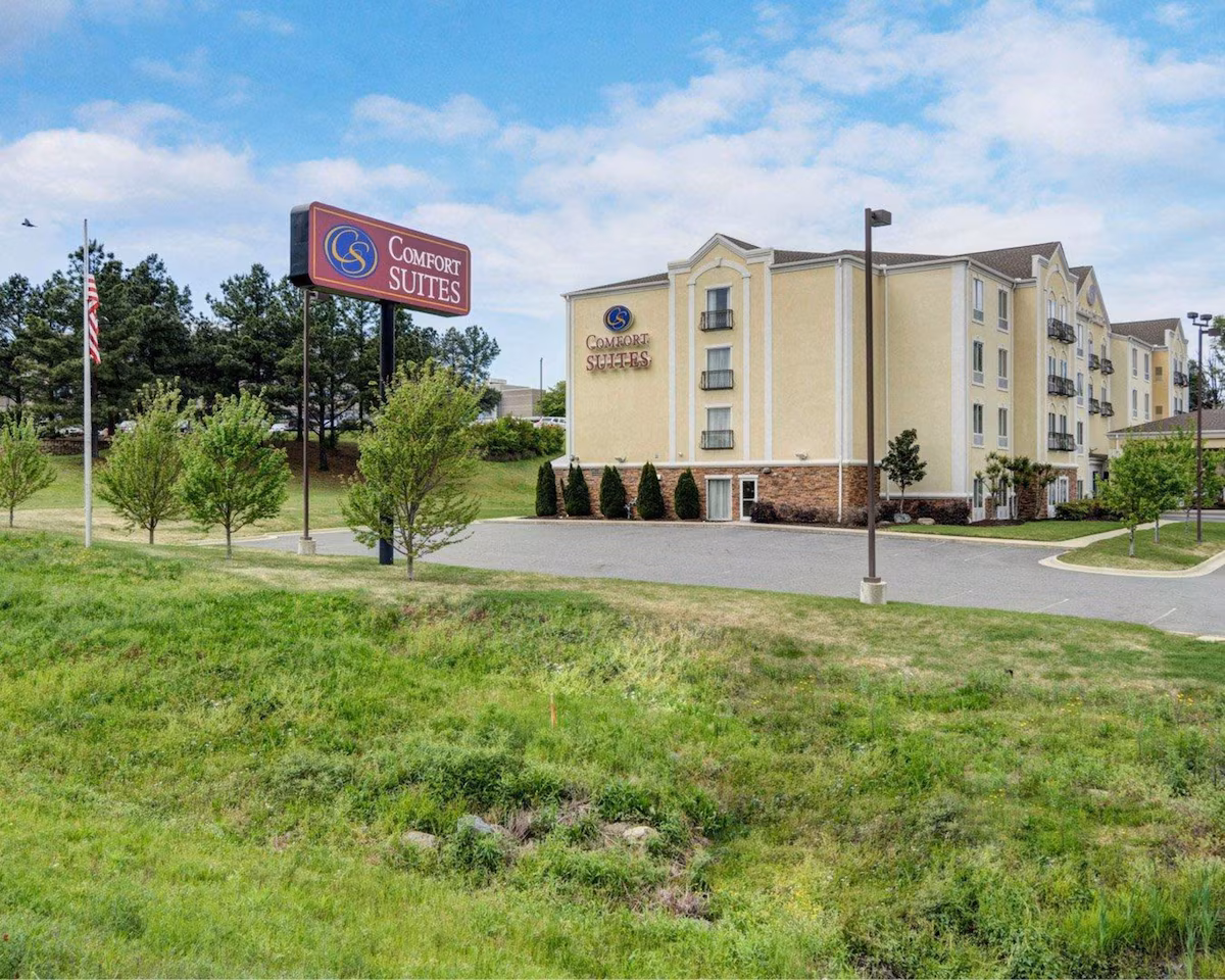 Comfort Suites near Hot Springs Park - Image 2