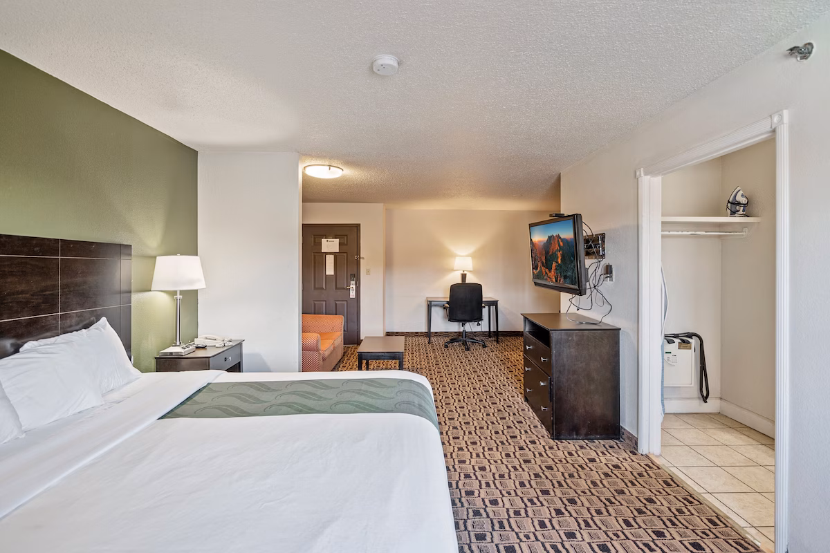 Coratel Plus Suites Wichita West Airport - Image 4