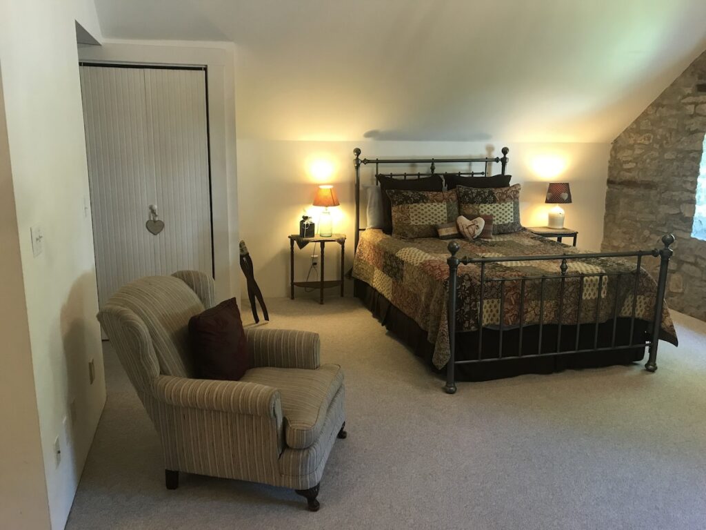 Corner George Inn Bed & Breakfast - Image 3