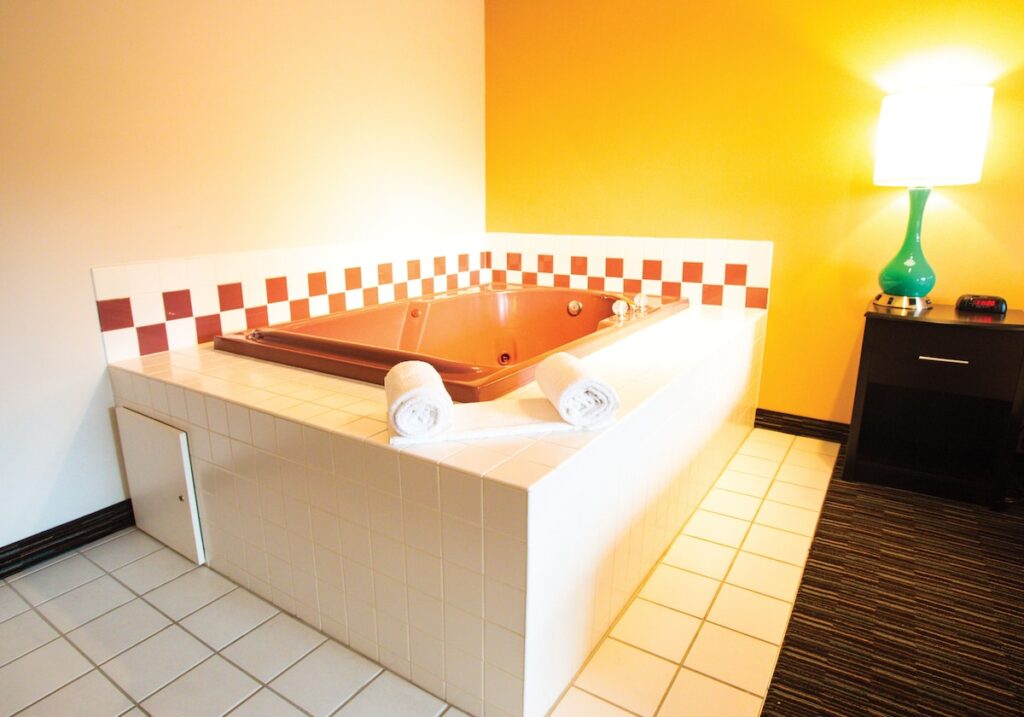 Cottage Grove Inn - Image 1