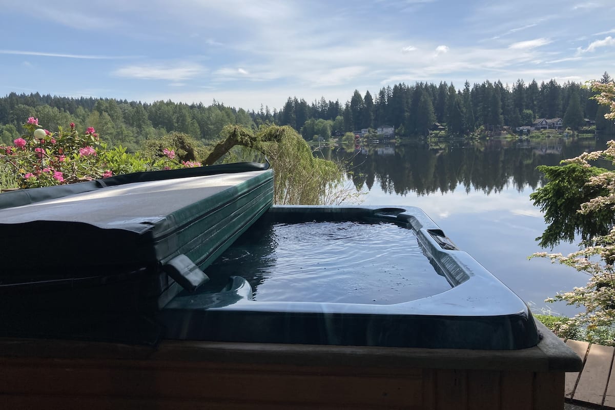 Cottage Lake Bed and Breakfast 3