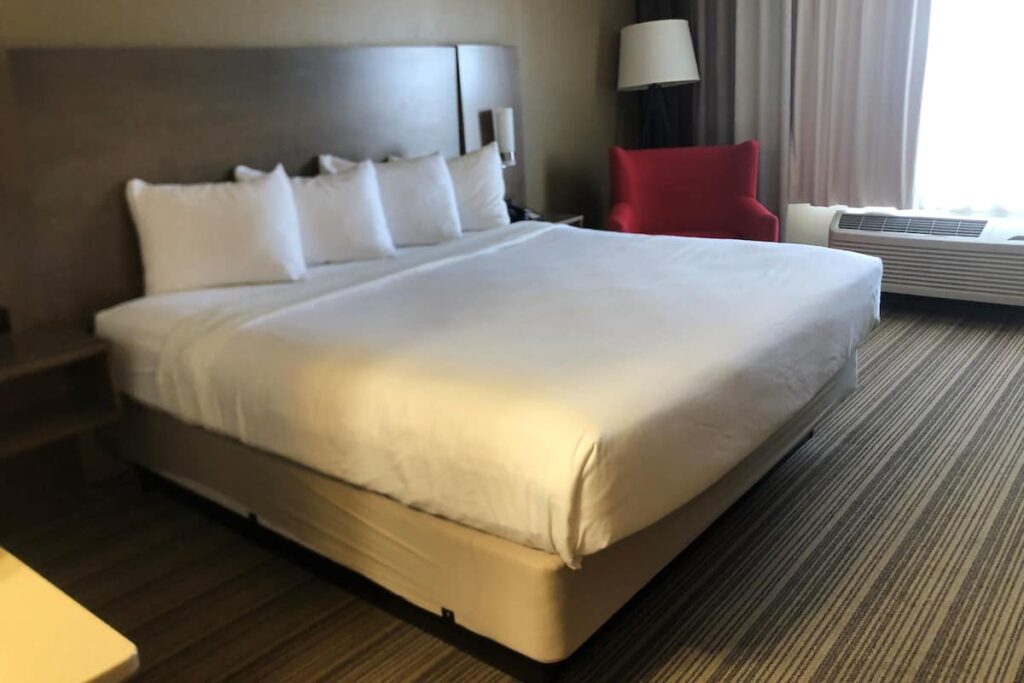 Country Inn & Suites by Radisson, Ankeny, IA - Image 4