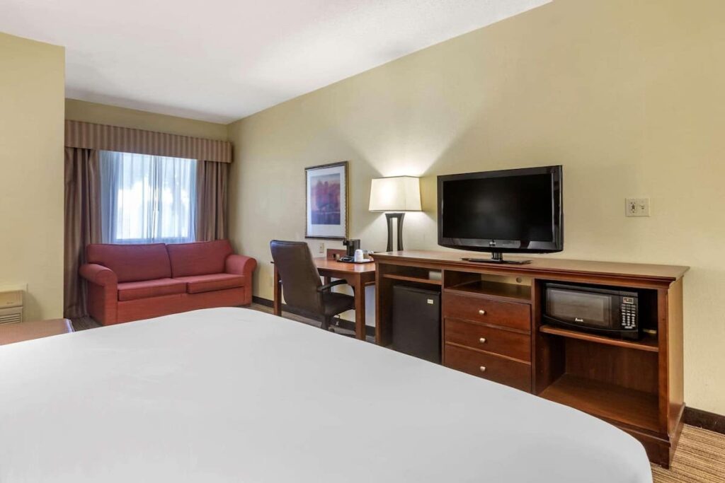 Country Inn & Suites by Radisson, Atlanta Downtown - Image 3