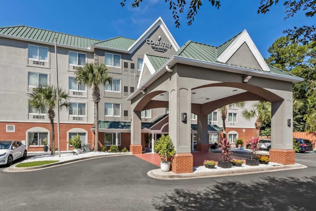 Country Inn & Suites by Radisson, Charleston North, SC - Image 2