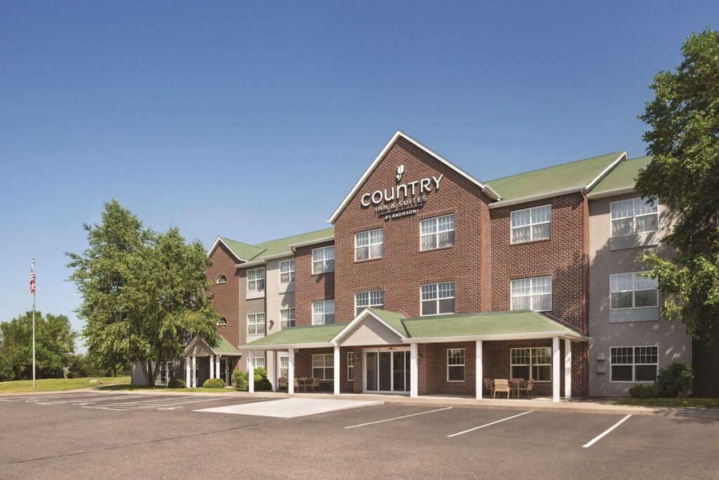 Country Inn & Suites by Radisson, Cottage Grove, MN - Image 2