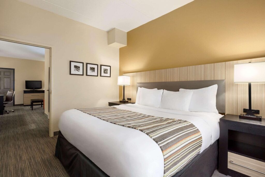 Country Inn & Suites by Radisson, Dalton, GA - Image 3