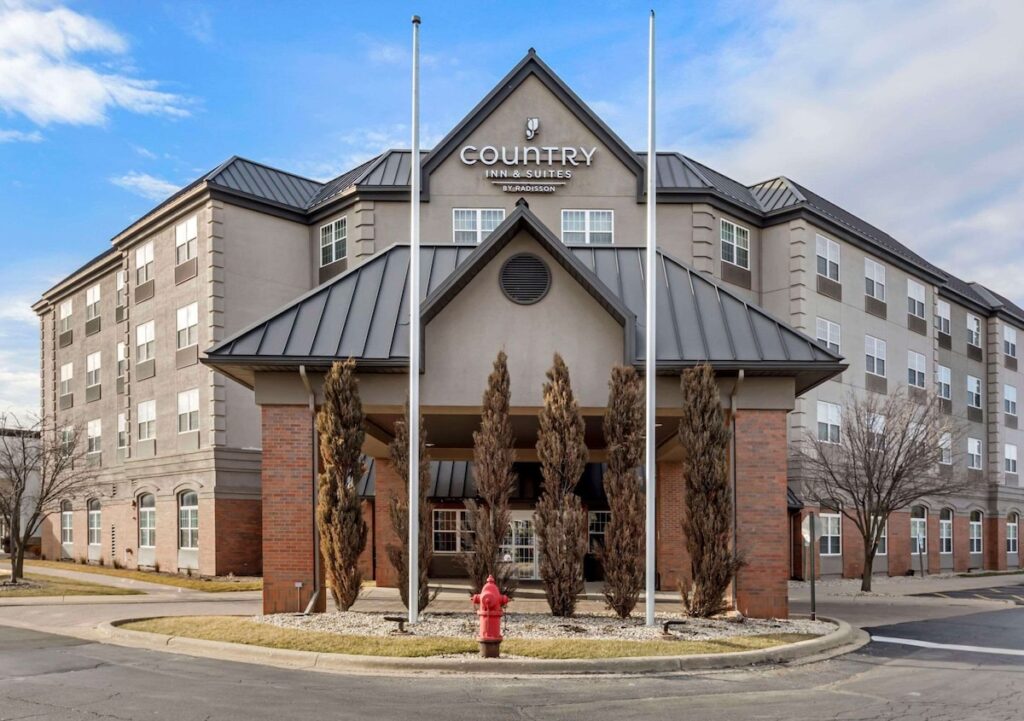 Country Inn & Suites by Radisson, Elk Grove Village/Itasca - Image 2