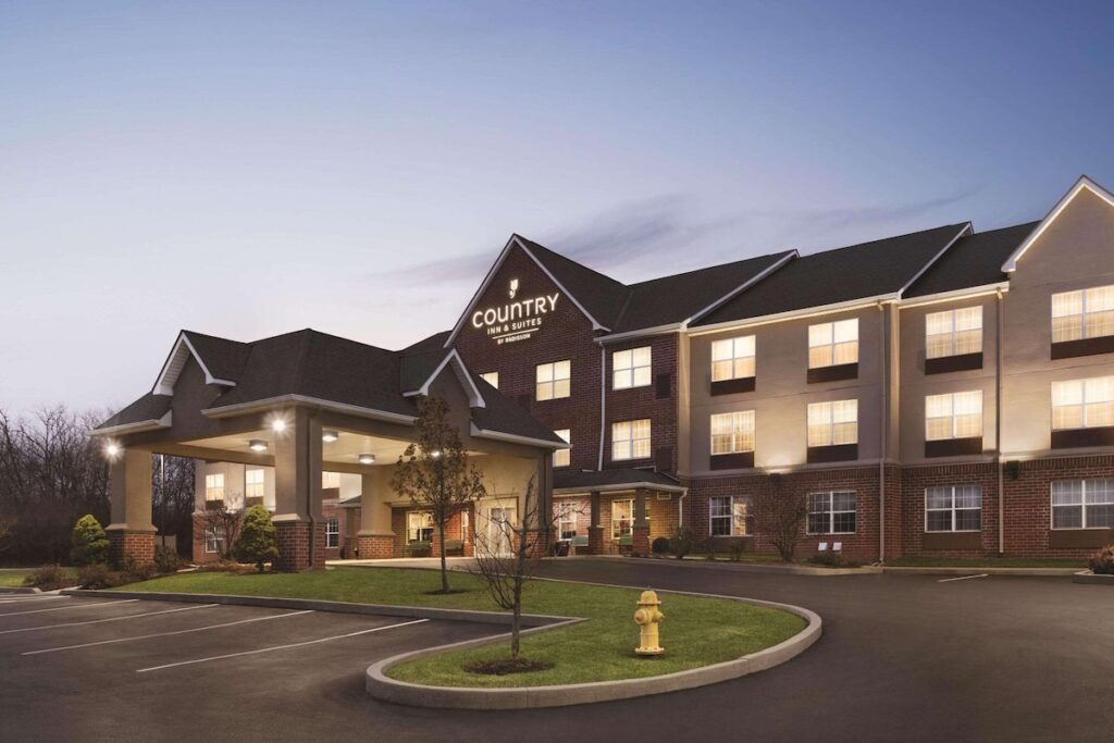 Country Inn & Suites by Radisson, Fairborn South, OH - Image 2