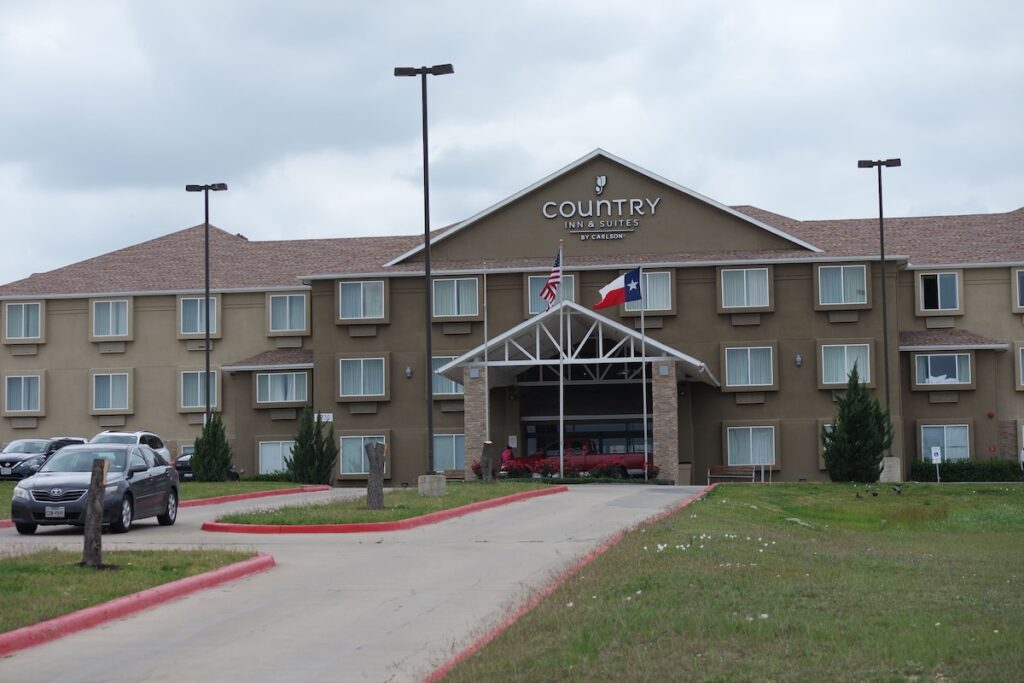 Country Inn & Suites by Radisson, Fort Worth West l-30 NAS JRB - Image 4
