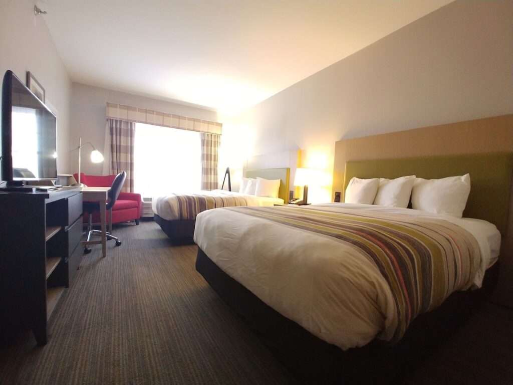 Country Inn & Suites by Radisson, Freeport, IL - Image 3
