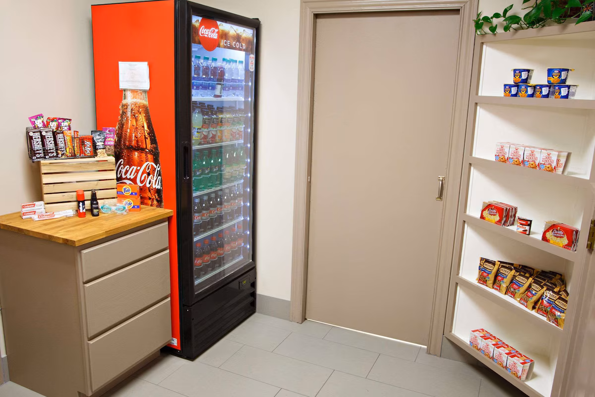 Country Inn & Suites by Radisson, Harrisburg West Mechanicsburg - Image 4