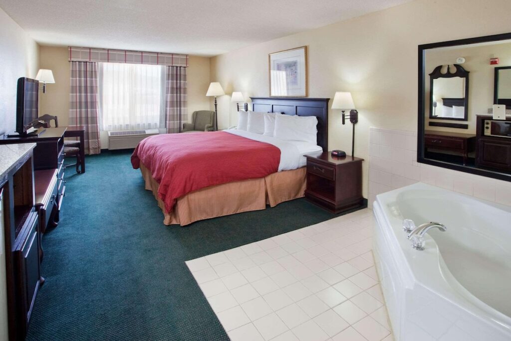 Country Inn & Suites by Radisson, Hiram, GA - Image 2