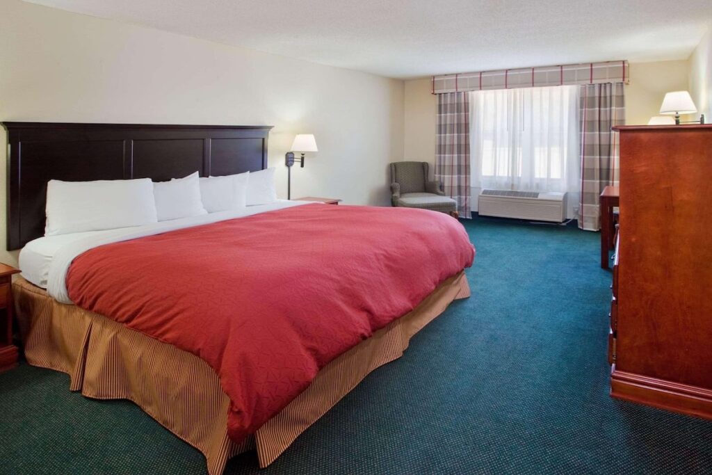 Country Inn & Suites by Radisson, Hiram, GA - Image 4