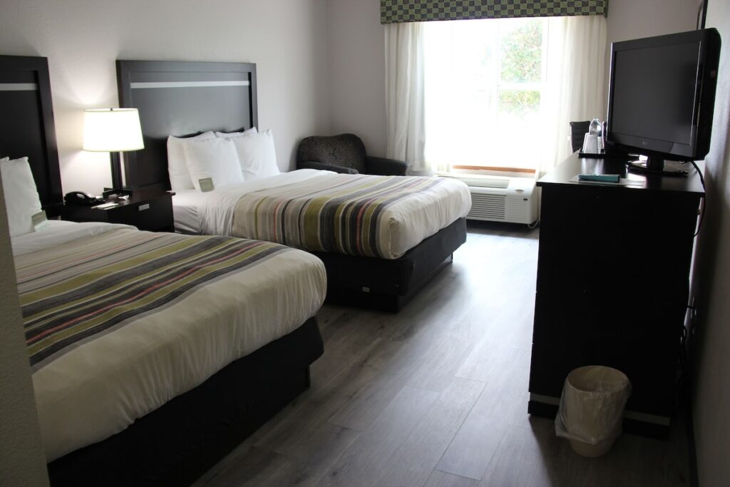 Country Inn & Suites by Radisson, Jacksonville, FL - Image 4