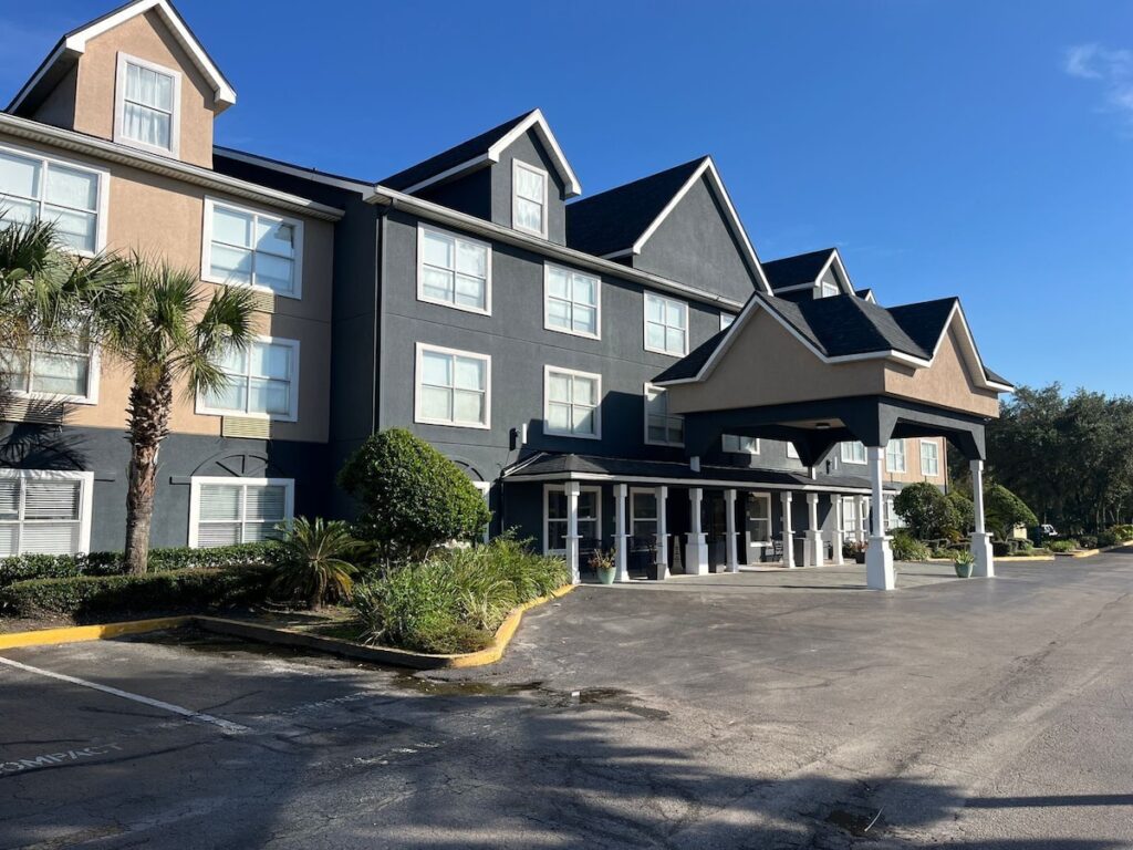 Country Inn & Suites by Radisson, Jacksonville, FL - Image 2