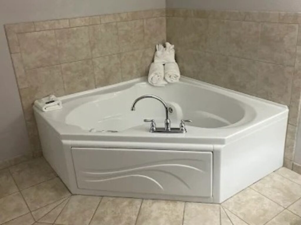 Country Inn & Suites by Radisson, Kansas City at Village West, KS - Image 1