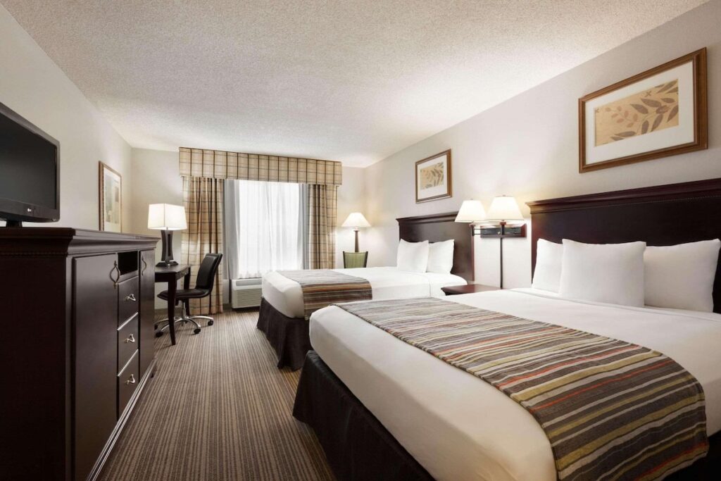 Country Inn & Suites by Radisson, Kingsland, GA - Image 3
