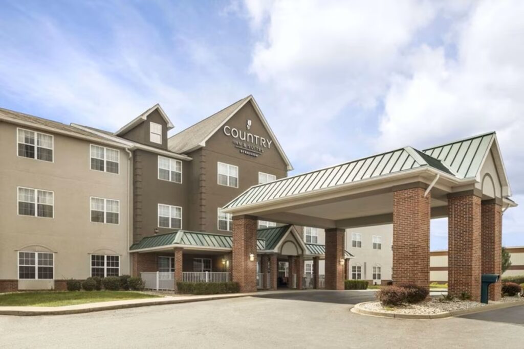Country Inn & Suites by Radisson, Louisville South, KY - Image 2