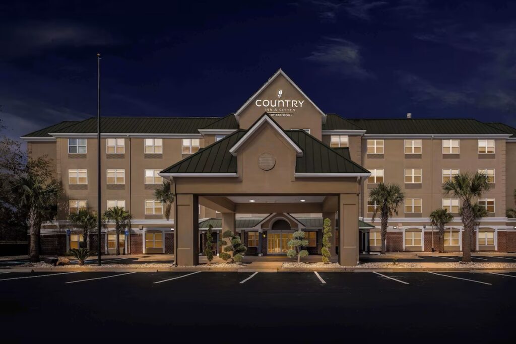 Country Inn & Suites by Radisson, Macon North, GA - Image 2
