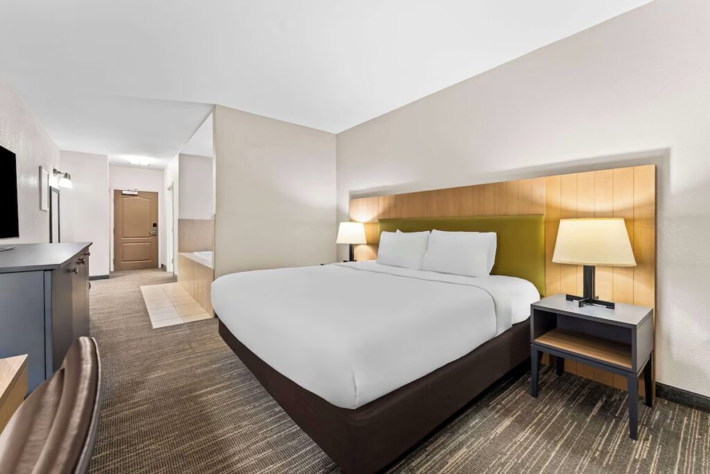 Country Inn & Suites by Radisson, Macon North, GA - Image 1